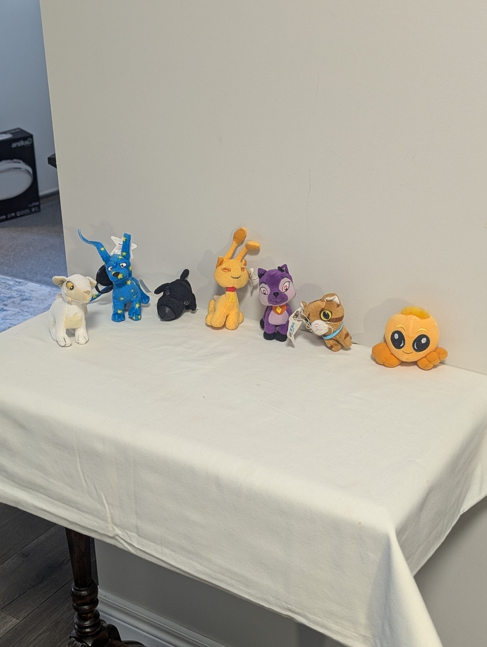 Neopets.McDonalds Assorted Plushtoy And  Keychain Lot . Dogs, Cat And Ball. GUC.